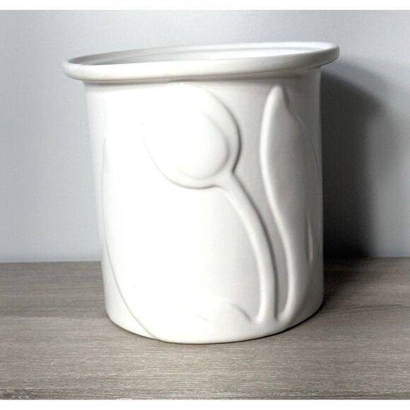Colony Crafts‎ La Tulipe White Embossed Ceramic Planter Vase 8.25" Tall Portugal - Picture 1 of 10